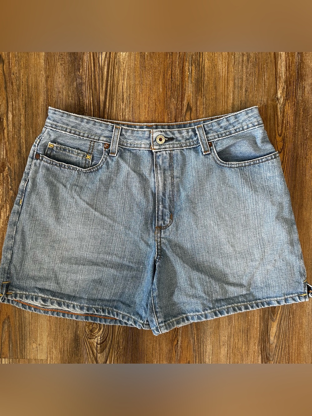 Vintage Ralph Lauren 100% Cotton Light Blue Denim Higher Rise Shorts Women’s 12